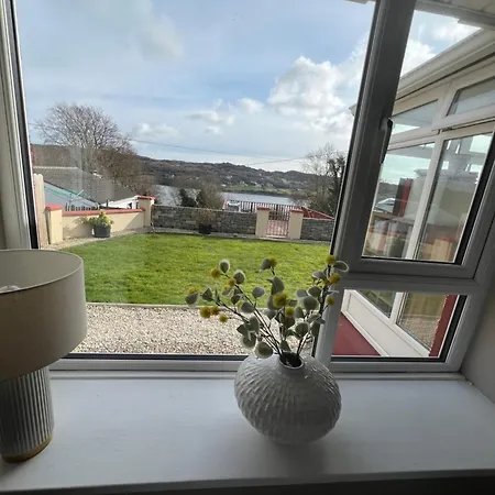 Dinnys Cottage, Free Parking, Bike Hire Vakantiehuis *