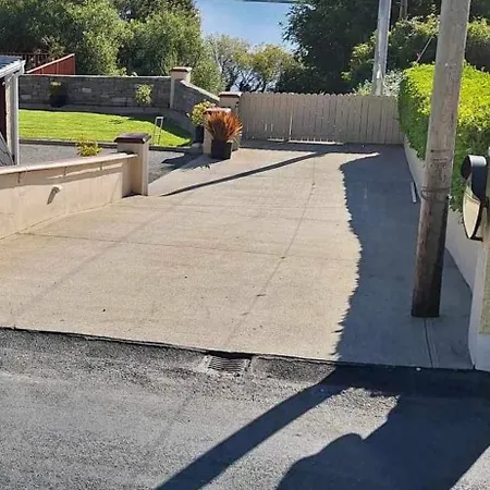 Dinnys Cottage, Free Parking, Bike Hire Vakantiehuis